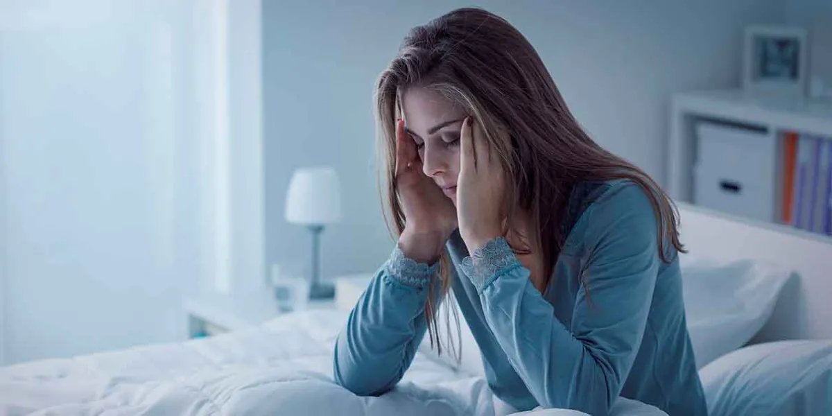 Dormir mal podría acelerar la demencia: estudio revela los riesgos del insomnio crónico