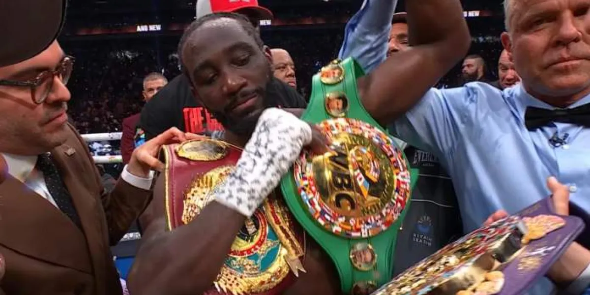Devolución de cinturones a Canelo de parte de Crawford genera sorpresa