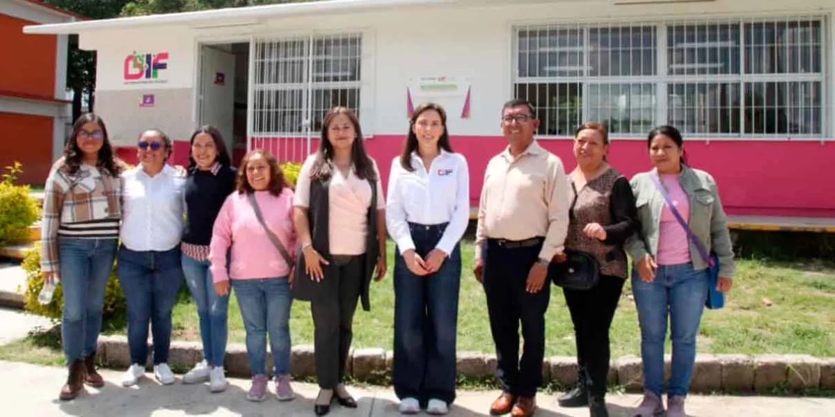 MariElise Budib entregó desayunador a Secundaria Técnica 112