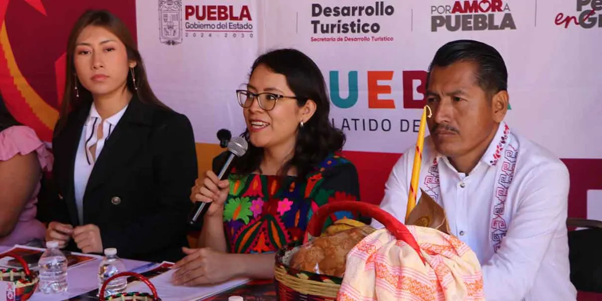 Ajalpan vive la magia del Día de Muertos con el Paseo de las Calaveras 2025