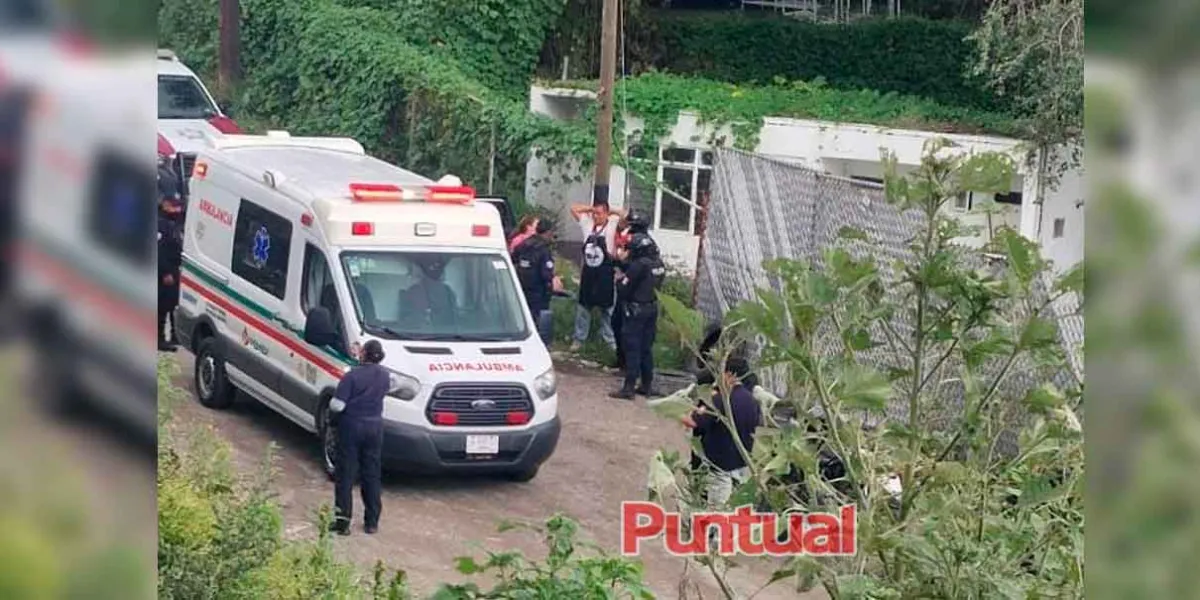Balean a sujeto a bordo de su auto en San Martín Texmelucan