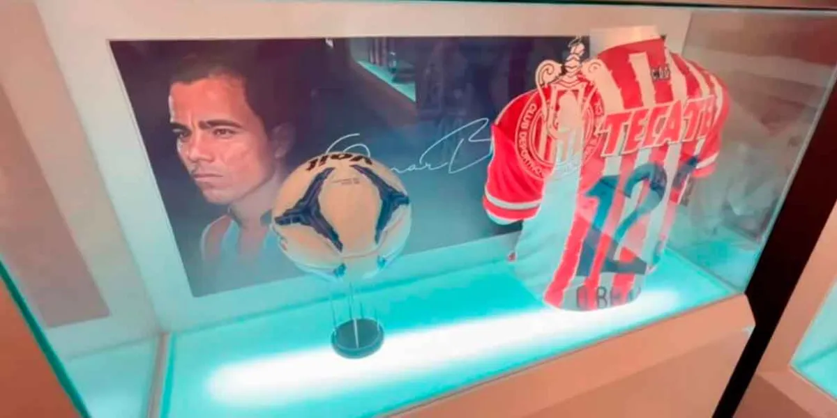 Chivas retira a Omar Bravo de su museo tras ser vinculado a proceso por abuso sexual infantil