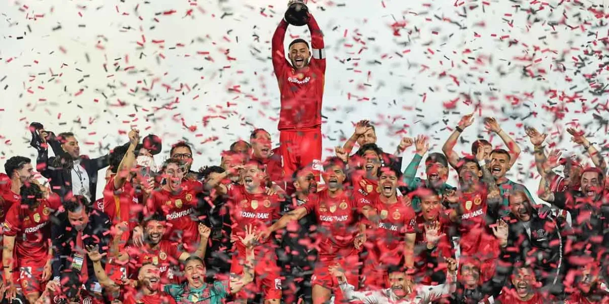 Con remontada, Toluca supera al Galaxy y levanta la Campeones Cup