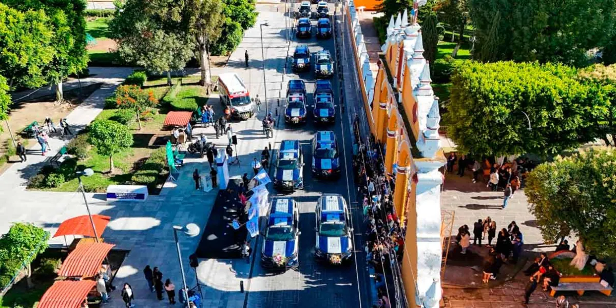 Entrega Lupita Cuautle 15 patrullas y 5 motocicletas para la Policía Municipal