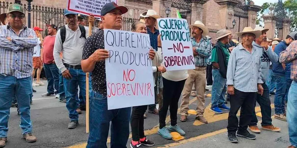 Radar 16:00 horas Se reporta la volcadura de una camioneta de carga sobre la carretera federal México –Tuxpan a la altura del Fresno en Huauchinango. Hay personas lesionadas y solo un carril esta habilitado ya hay autoridades en el lugar 