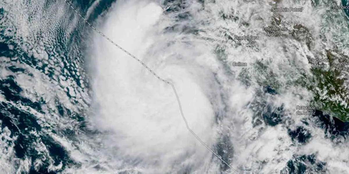 Huracán Priscilla se fortalece en el Pacífico y genera alertas en México