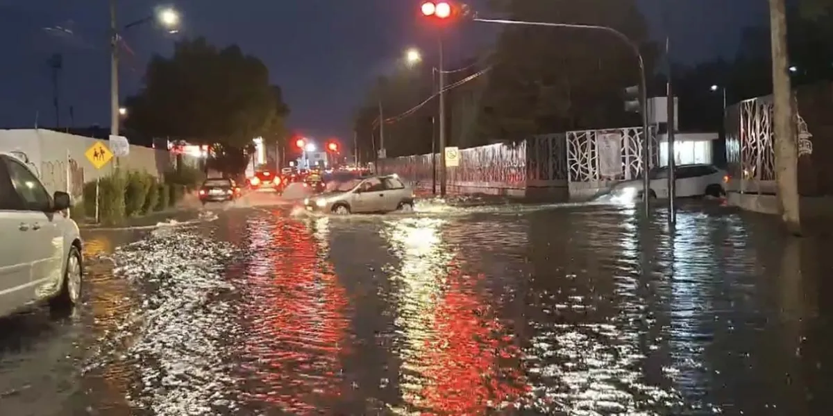 Nuevo frente frío genera alerta por lluvias y posibles inundaciones en Puebla