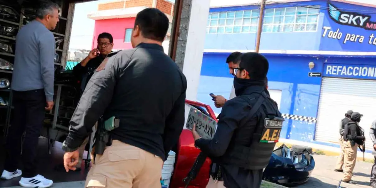 Cateos en la 46 Poniente: Fiscalía de Puebla desmantela red de venta ilegal de autopartes