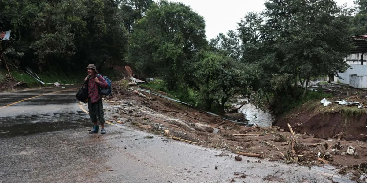 Pantepec, Tlacuilotepec y Tlaxco siguen incomunicados; caminos y carreteras están destruidos