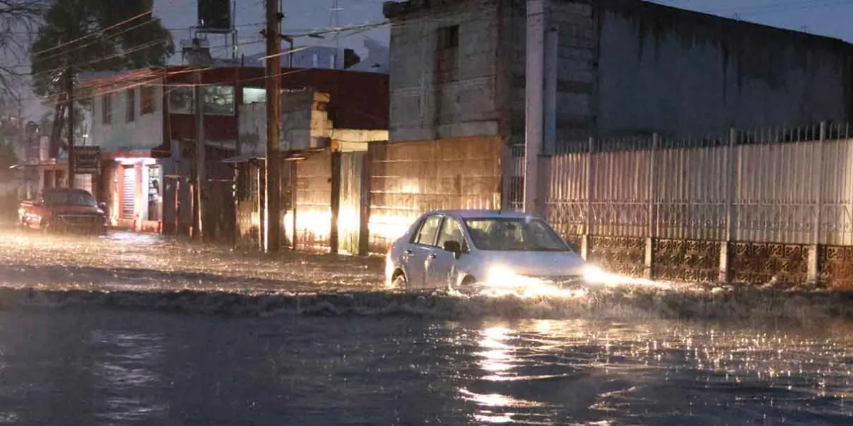 SEP Puebla suspende clases en 19 municipios por daños en 116 escuelas tras lluvias