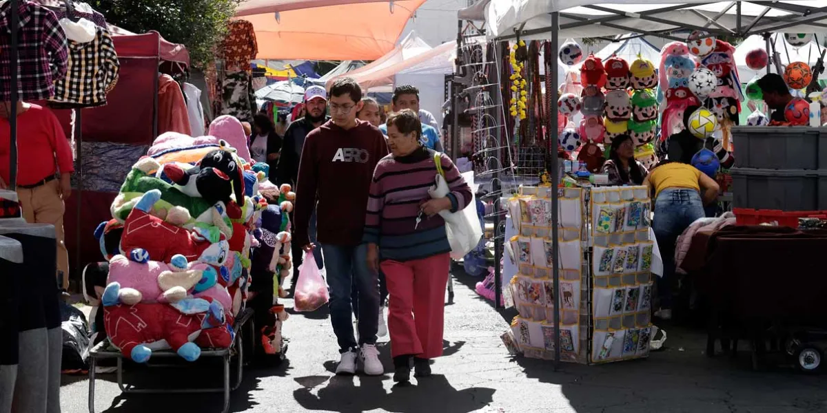 La Margarita, cinco organizaciones de ambulantes de apoderan de sus calles y banquetas 