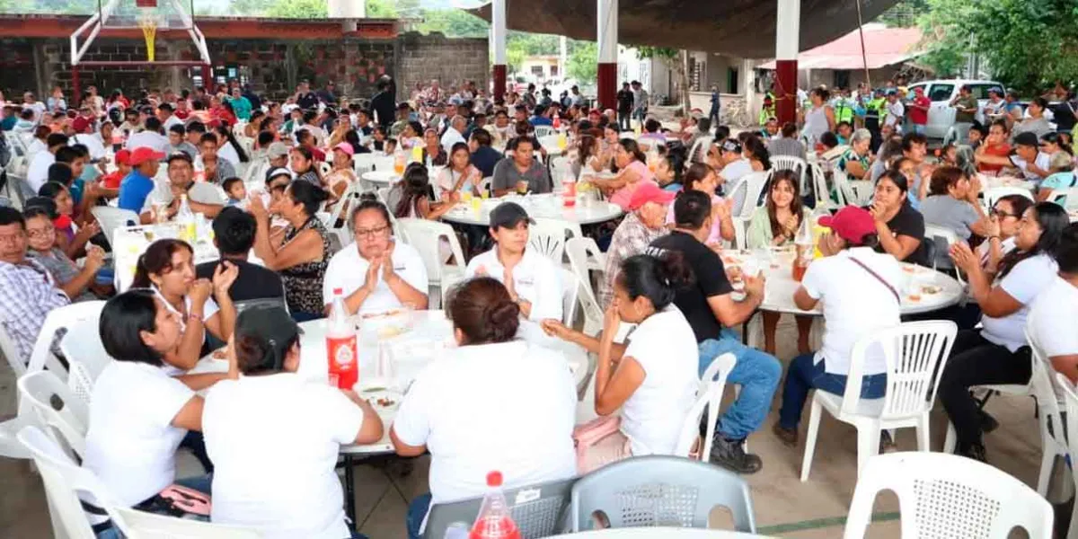 El Tepetate, en Xicotepec, agradeció a todo el personal que los auxilió en el desastre por lluvias