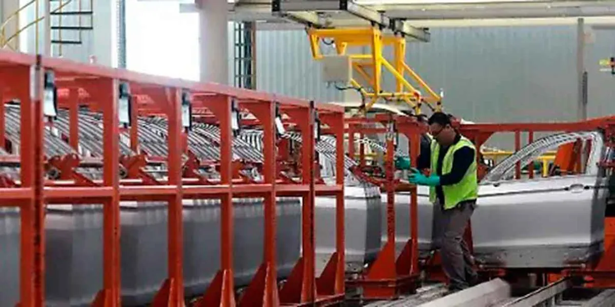 Aranceles de EU provocan caída del 61% en inversiones en Puebla; industria automotriz, la más afectada