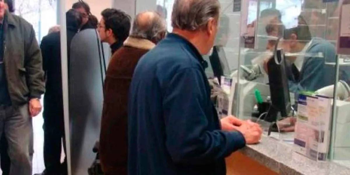 Bancos mexicanos endurecen controles contra lavado de dinero: nuevos límites a depósitos, retiros y remesas