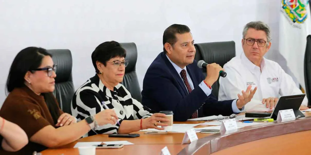 Gobierno de Puebla premia con 20% de apoyo directo a transportistas cumplidos
