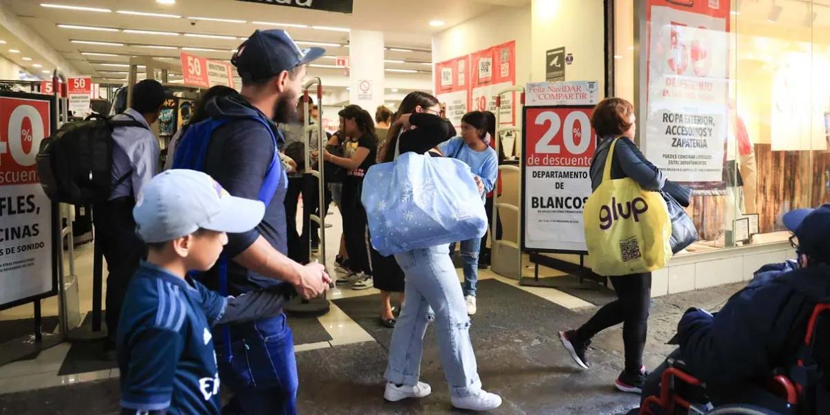 Hasta el último minuto poblanos aprovecharon el BUEN FIN; saturaron las tiendas