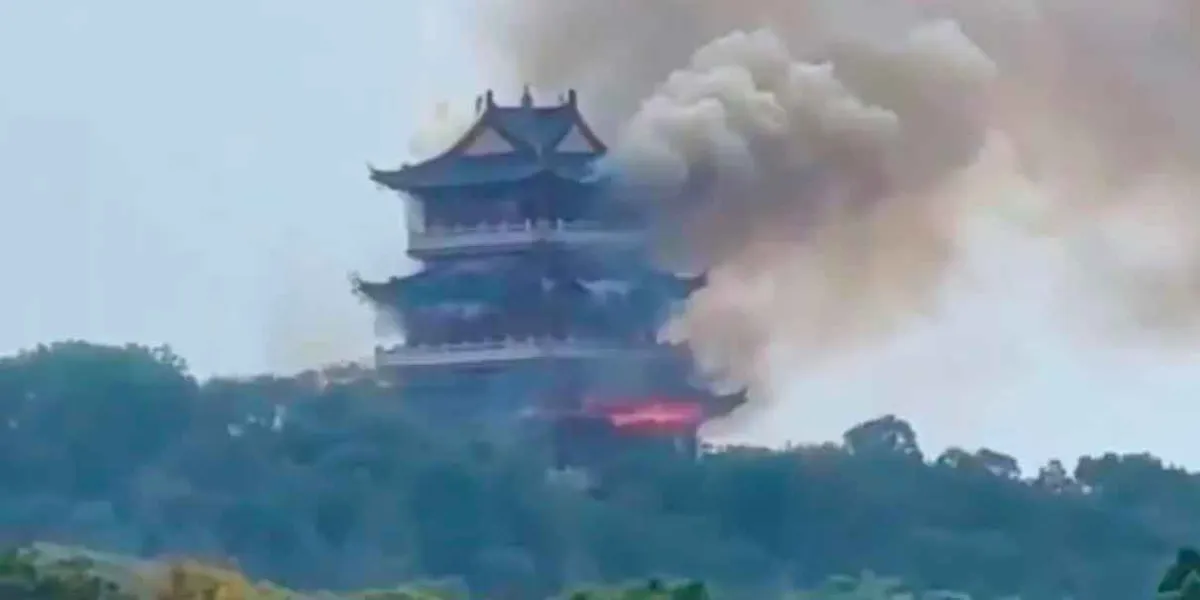 Incendio destruye el histórico pabellón Wenchang. El fuego arrasó con una joya del taoísmo en Jiangsu