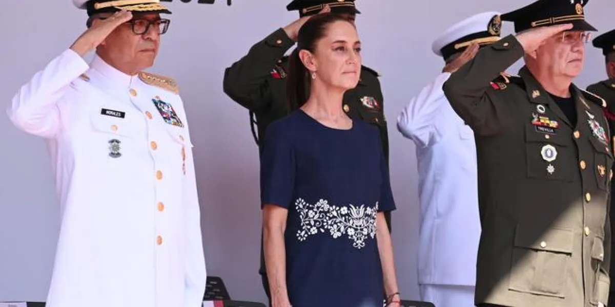 En el Día de la Armada, Sheinbaum llama a defender la "Verdadera Democracia"