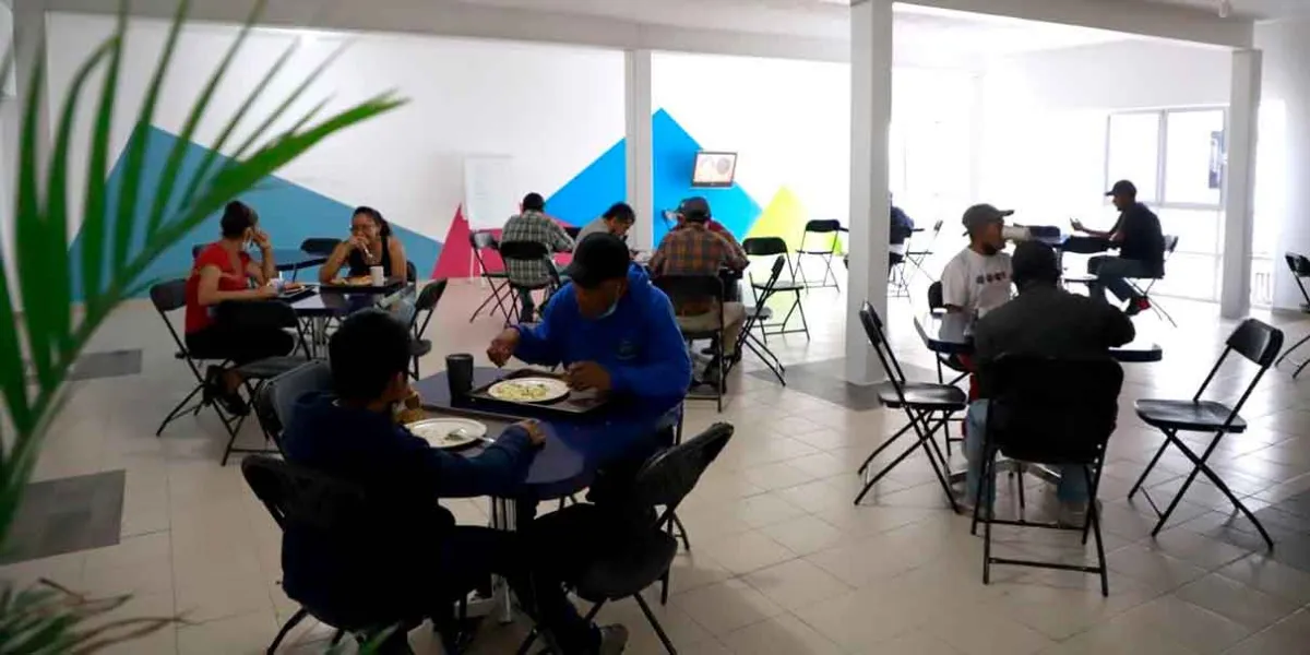 Mauricio Céspedes propone crear albergues para familiares de enfermos graves en Puebla