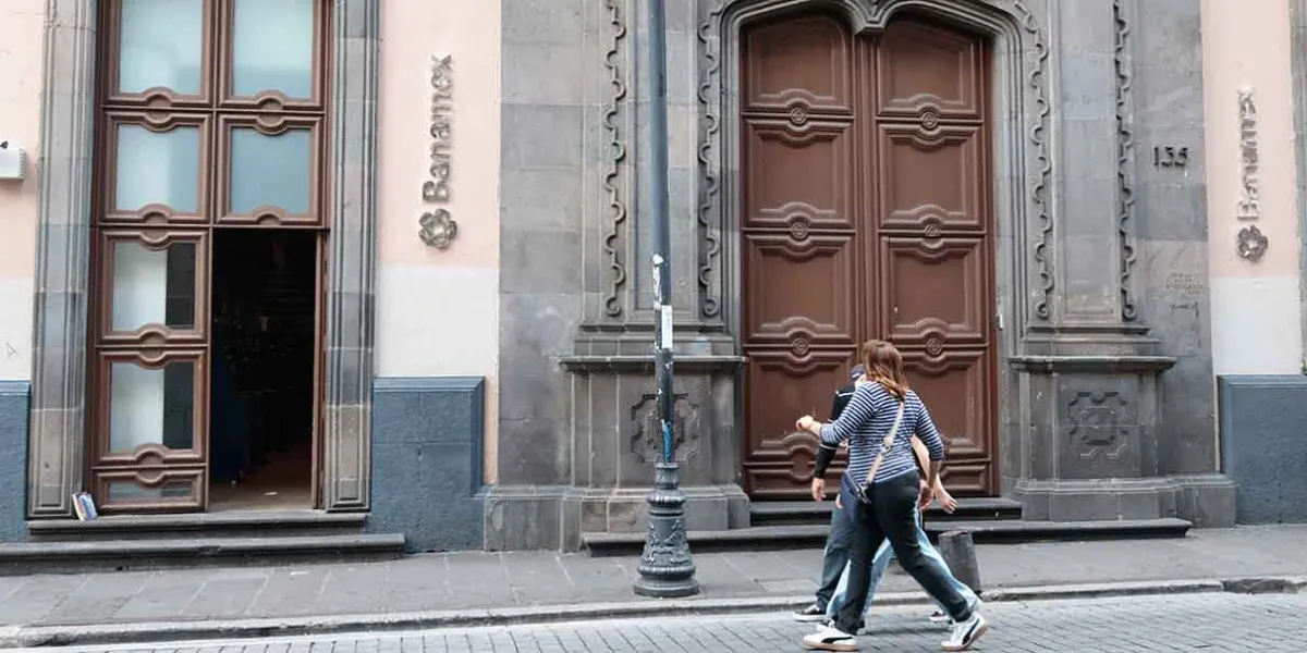 Sin atención en ventanilla: bancos suspenderán operaciones el 17 de noviembre en México por día inhábil oficial