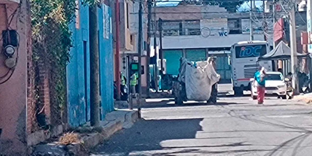 Carretoneros comienzan a dejar los caballos para recolectar basura en Texmelucan 