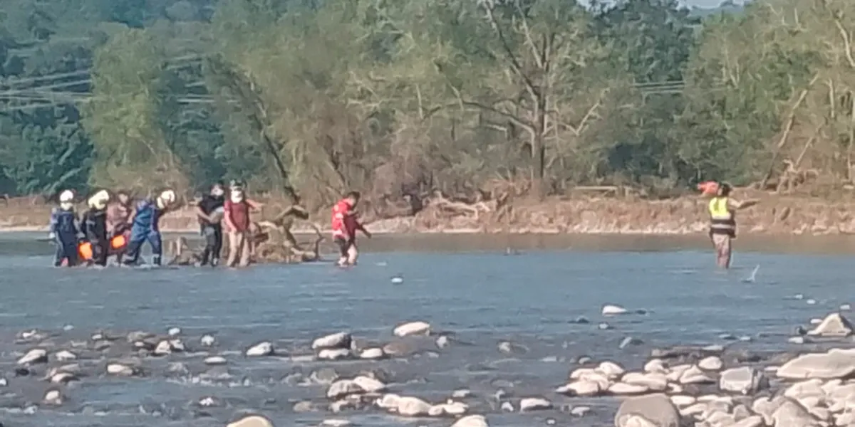 Rescatan cadáver hallado en el río San Marcos, en Jalpan