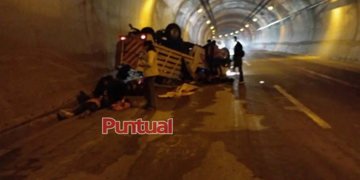Camioneta vuelca en la México–Tuxpan; varios lesionados en el Túnel Las Pilas