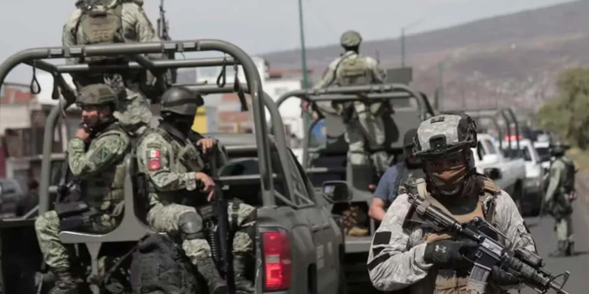 Comando dispara contra helicóptero de Sedena en Michoacán