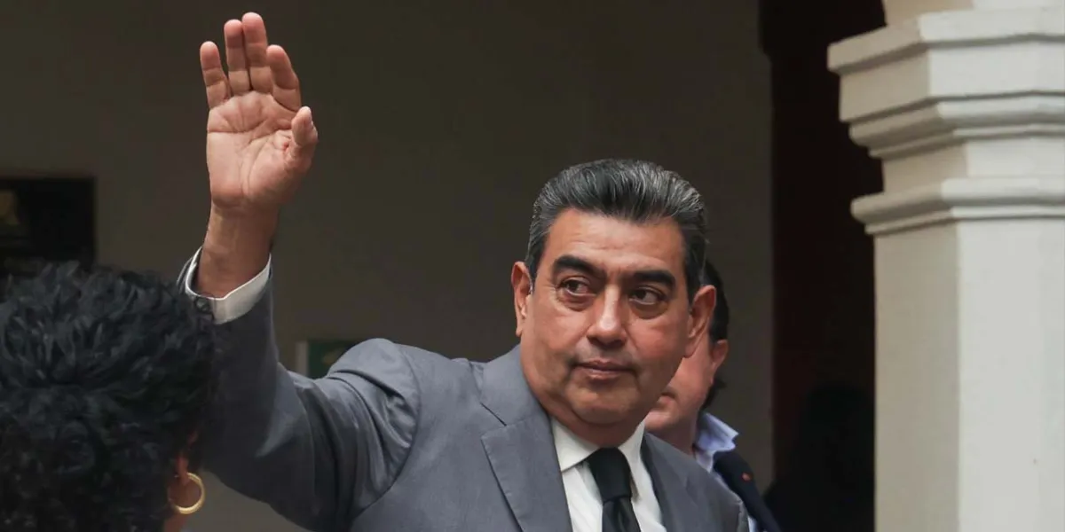 Exgobernadores de Puebla y sus escoltas: Sergio Salomón lidera con 16 pagados por el erario