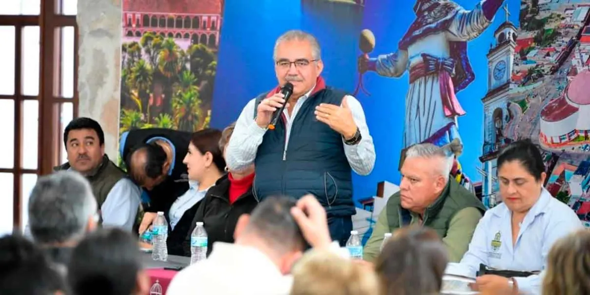 Todo listo para la apertura de mercado, se reunieron locatarios y edil de Huauchinango