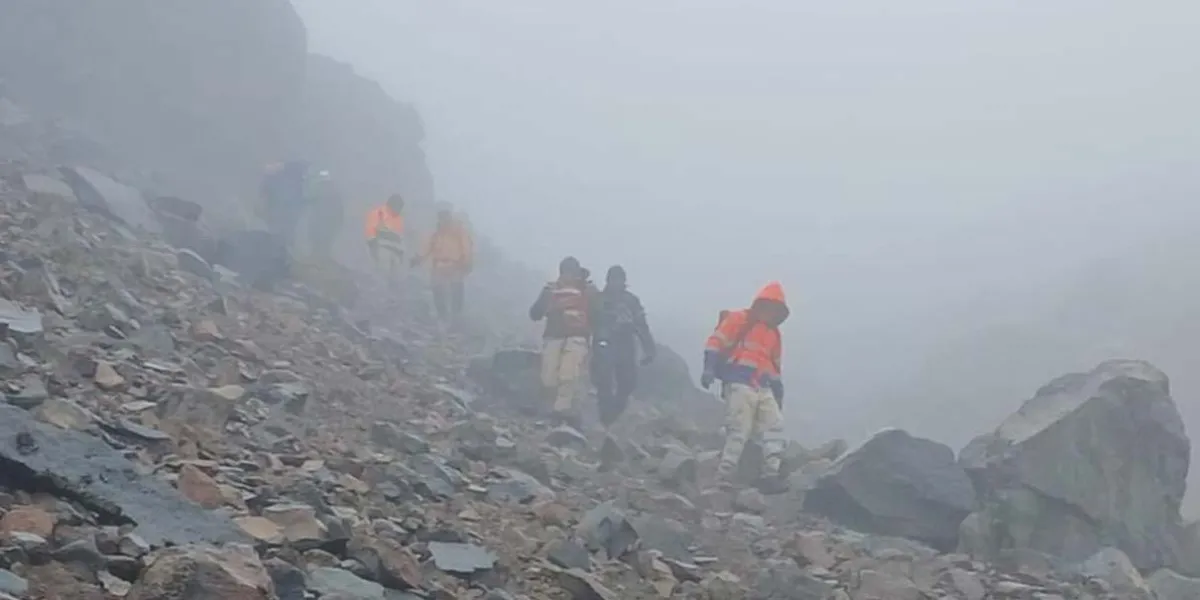 Once alpinistas guatemaltecos son rescatados en el Pico de Orizaba; todos a salvo