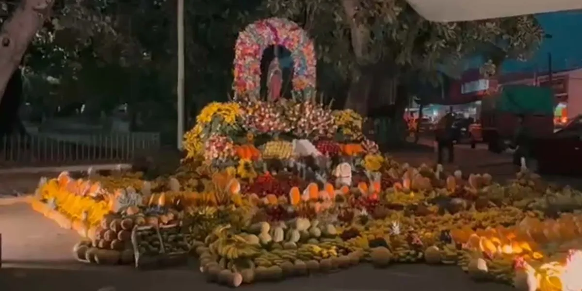Altar de 7 toneladas de fruta honra a la Virgen de Guadalupe en Atlixco