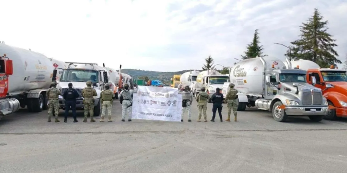 Golpe al huachigas: decomisan 82 mil litros y 25 pipas en Tepeaca